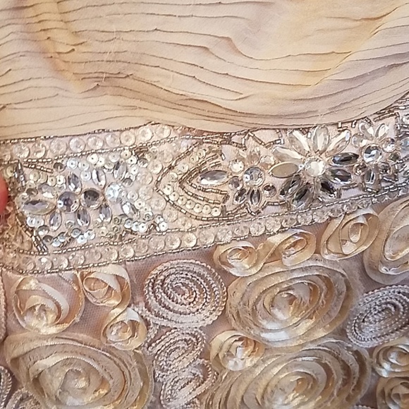 Dress - Picture 4 of 6